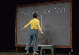 Antonella Questa con “INFANZIA FELICE, UNA FIABA PER ADULTI”a teatro Astra a San Giovanni Lupatoto