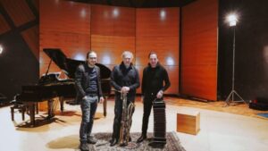 01 Javier Girotto Trio 1