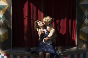 0-1_-stephanie-gengotti_circus-love_hero12