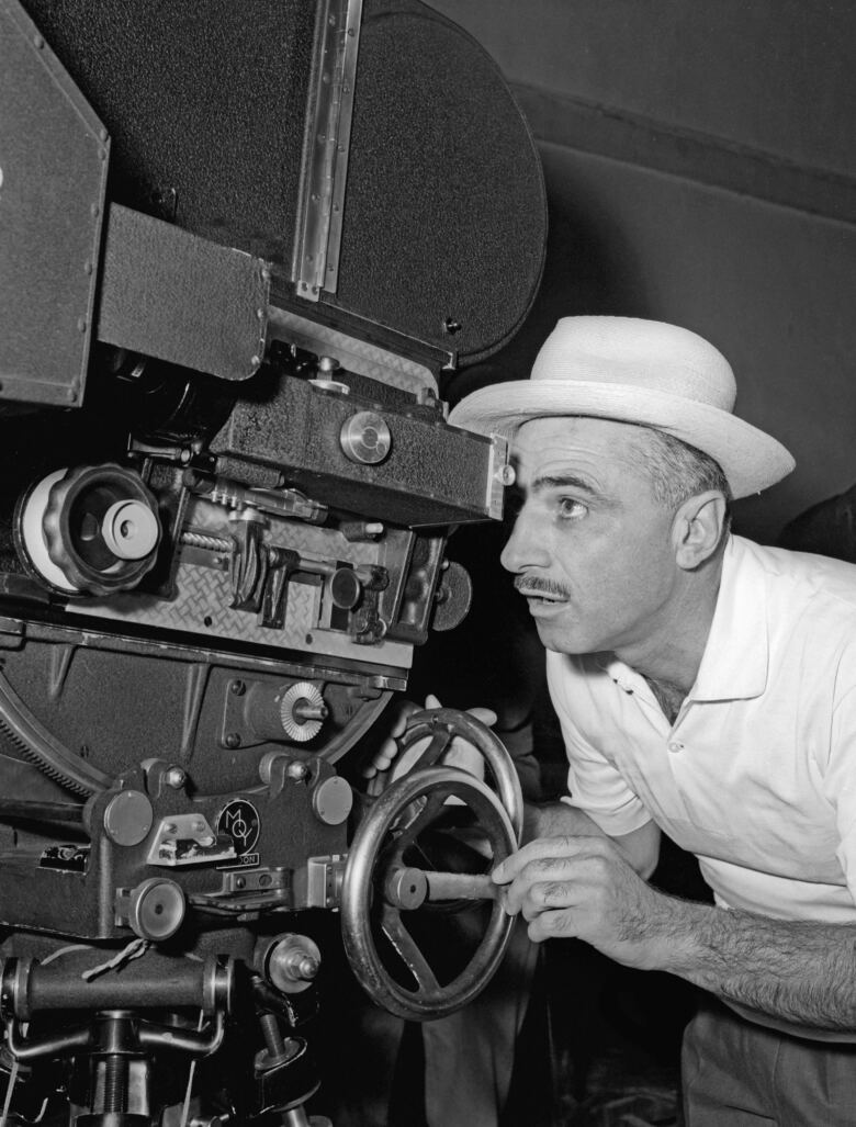 Alla Casa del Cinema di Roma una mostra fotografica su Mario Monicelli