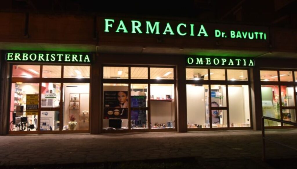 FarmaciaBavuttiNight