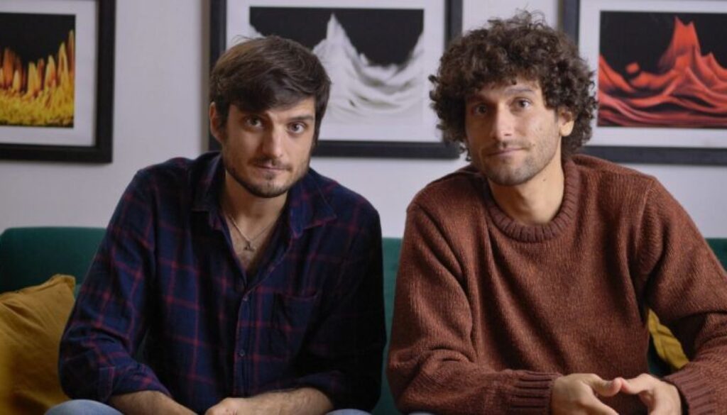 In foto: Claudio e Fabrizio Colica in arte Le Coliche in un frame del video