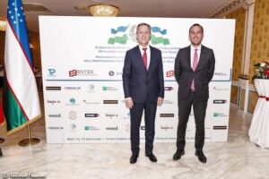 s-e-lambasciatore-in-italia-delluzbekistan-otabek-akbarov-con-il-sottosegretario-di-stato-del-ministero-degli-affari-esteri-e-della-cooperazione-internazionale-manlio-di-stefano