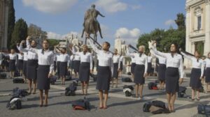 flashmob-hostess-az-docufilm-noi-siamo-alitalia79