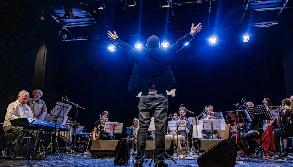 artchipel-orchestra-e-jonathan-coe-roberto-priolo-copia