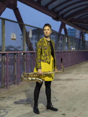 la-sassofonista-e-compositrice-sophia-tomelleri-copia